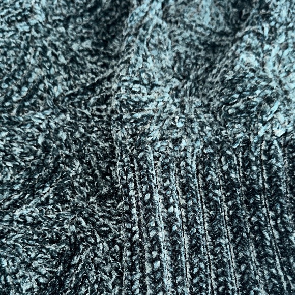 Women's Emerald Green Turtleneck Sweater - Picture 3 of 3